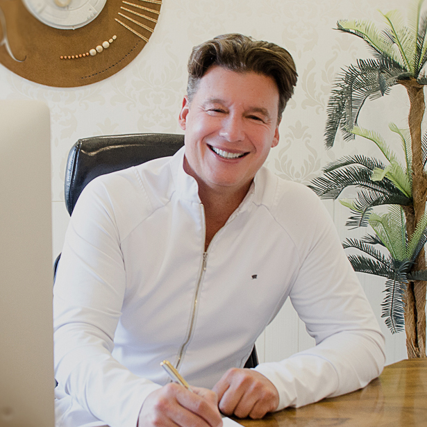 Dr. Fabio Alcântara